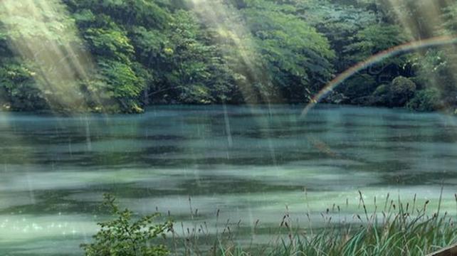 阳光下的湖面