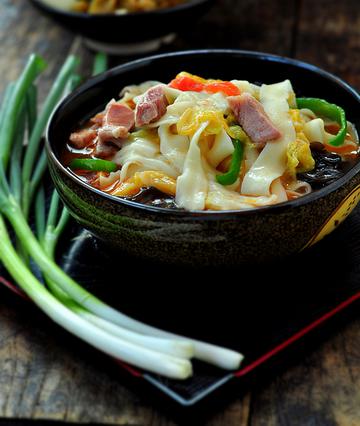 羊肉烩刀削面
