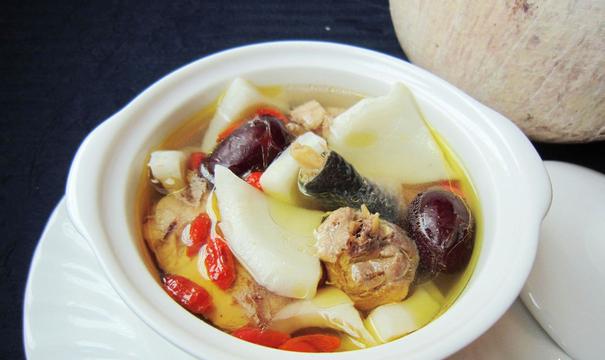 土鸡椰肉汤