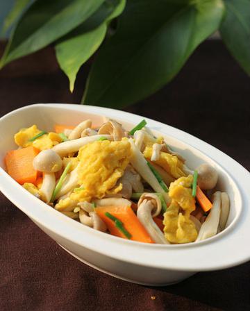 鸡蛋炒双菇
