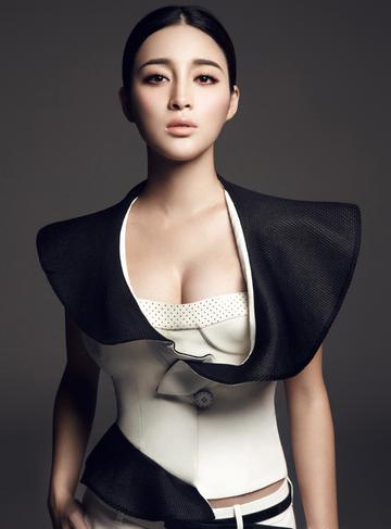 冷艳甘婷婷