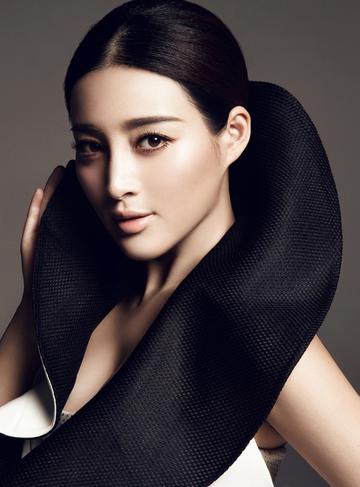 精致面庞甘婷婷