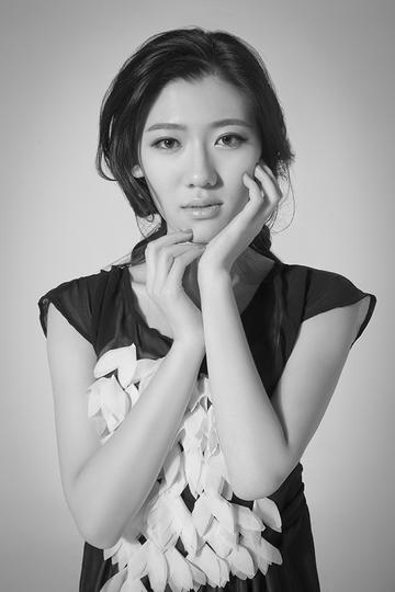 黑白女孩王玥