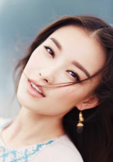 倪妮甜美笑容