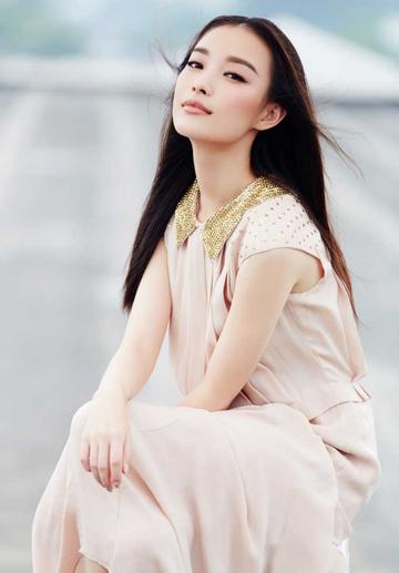 倪妮微笑迷人