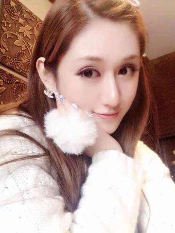 瓜子脸美女自拍