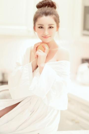 汪小诗唯美睡衣秀