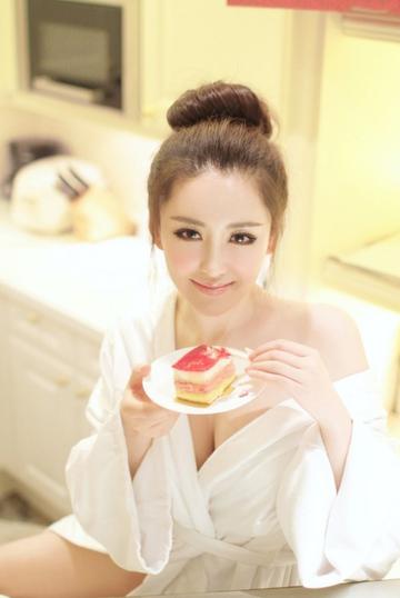 唯美的睡衣美女