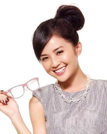 蔡卓妍高马尾扎发