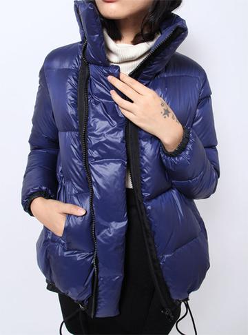 娃娃款宽松斗篷羽绒服