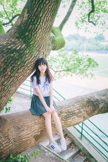 美丽的90后校园女生写真