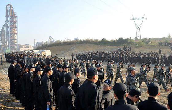 贵阳837名学生冒充特警参与拆违