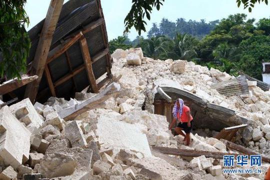 菲中部地震已造成144人死亡和291人受伤