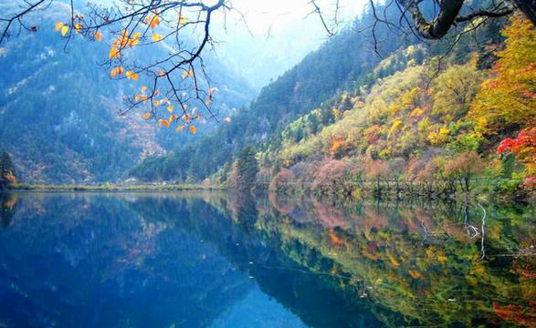 湖光山色九寨沟