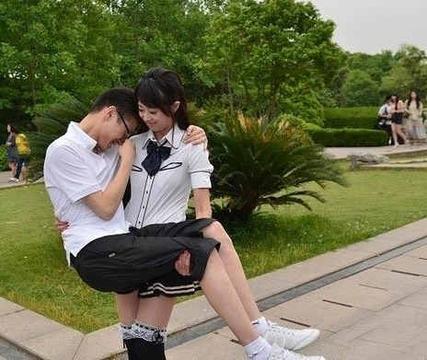这妞劲大