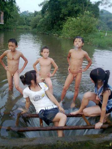 被挑衅的美女