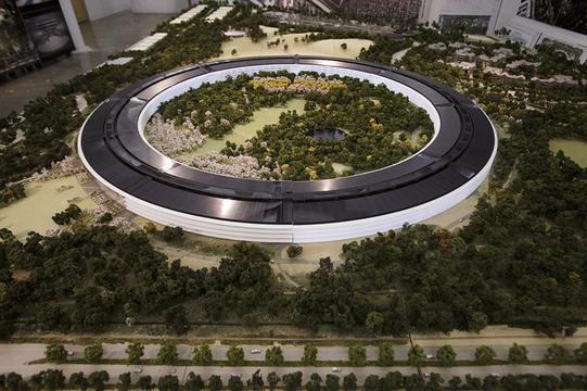  苹果公司公开新总部沙盘 如宇宙飞船