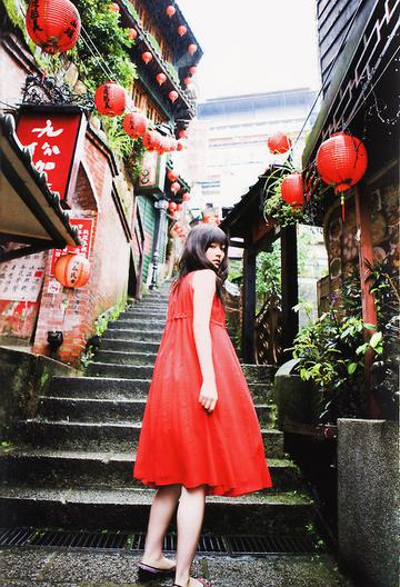 连衣裙女孩