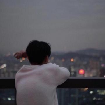 种草不让人去躺，不如改种仙人掌