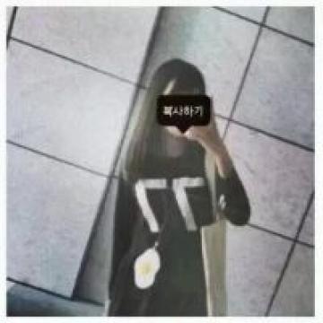 那段爱在回忆中残喘，是谁许了谁地老天荒