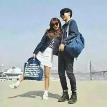 你只是我的回忆，我却空守着没有你的未来