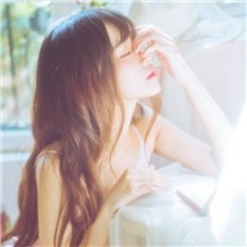 女生的长发很迷人