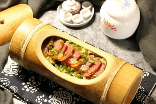 三亚的特色美食竹筒饭