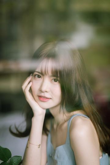 甜美清秀的文艺女生写真