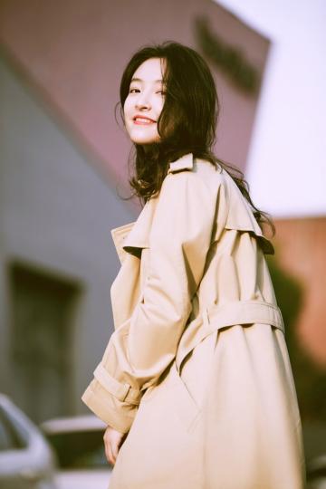 90后小美女吴倩时尚写真
