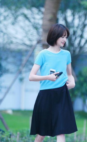郑爽清新蓝衣短裙唯美写真
