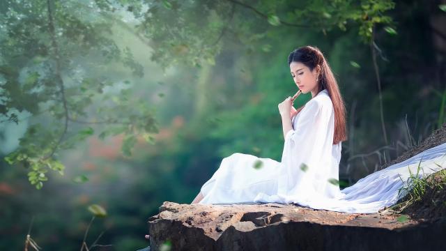 美女独奏长笛