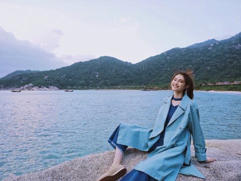 何穗海边气质大片
