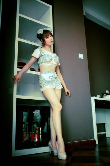 美模伊贞羽好久不见女仆装高跟性感写真