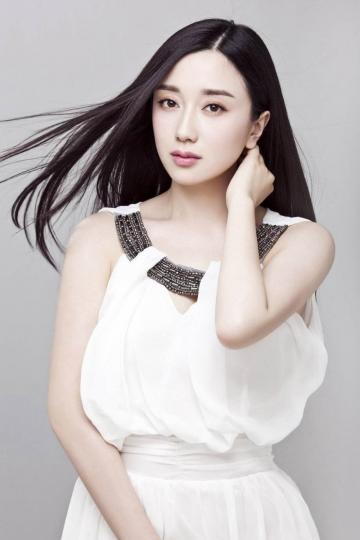 美女模特萨瑶瑶时尚写真