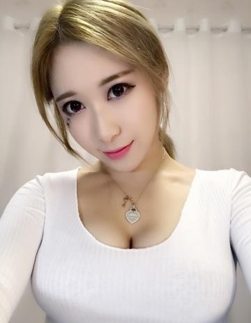 小九九美艳芬芳窈窕动人写真