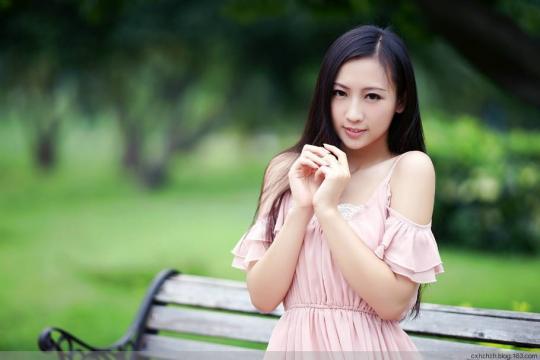 性感美女文静连衣裙私房照
