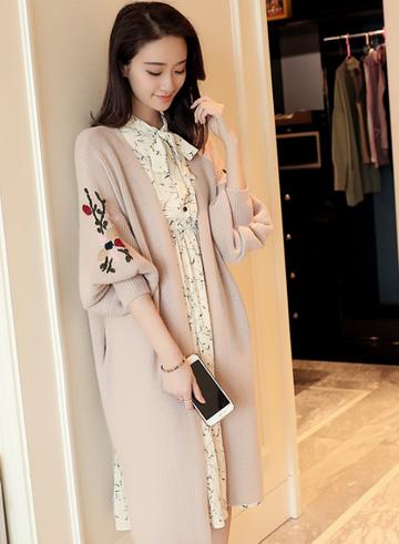 2017新款潮女装开衫绣花春季外套宽松大码毛衣