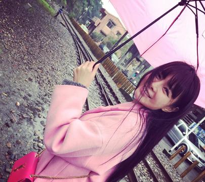 清纯美女沈梦辰生活照