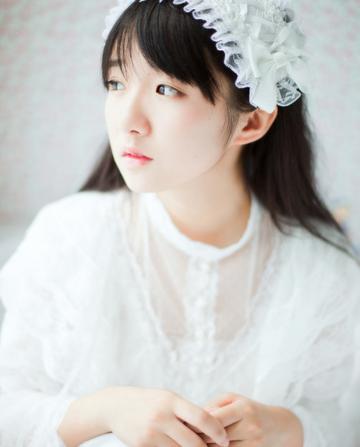 萌妹子迷人女仆装
