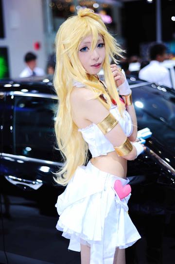 车展上的cosplay萌妹子