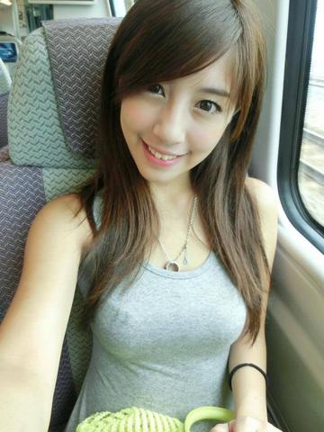 尖叫妹辜莞允清纯自拍