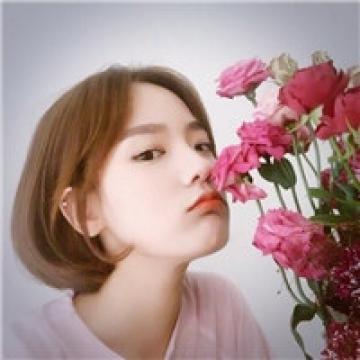 干净利落的短发妹子
