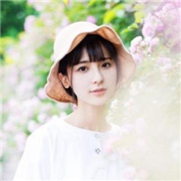 超凡脱俗的清新美女