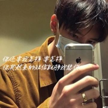 诉说伤感爱情的男生