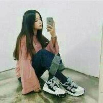 潮流的漂亮女生
