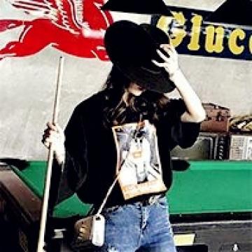 亮眼的潮流美女