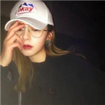 高冷淡然的女生