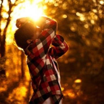夕阳下的帅气身影