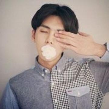 气质淡然的美男子