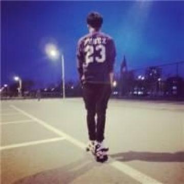 幸福的小男生